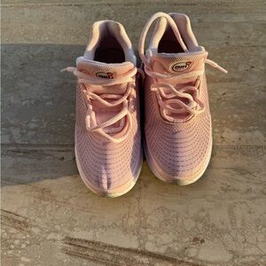 Pink Athletic Sneakers Nike brand. Size 4 Y. Kids. Worn only for 1 week.